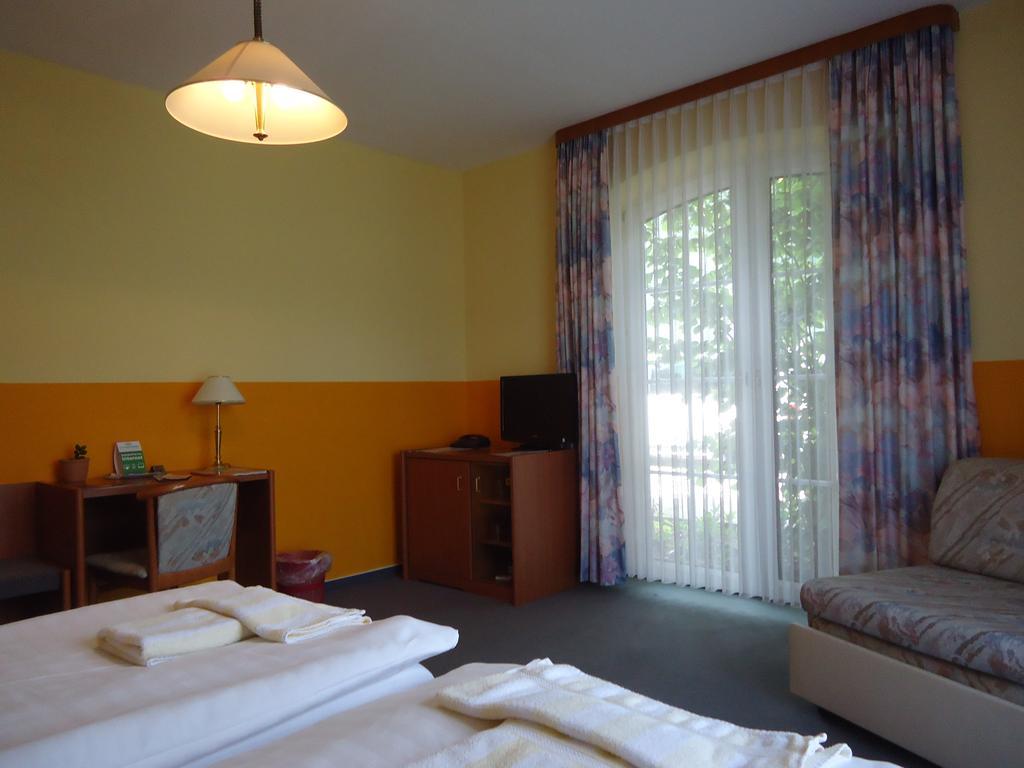 Hotel Marianne Und Restaurant Kiek In Plau am See Room photo